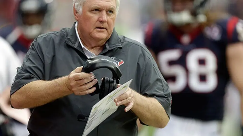 Wade Phillips será entrenador interino de los Texanos
