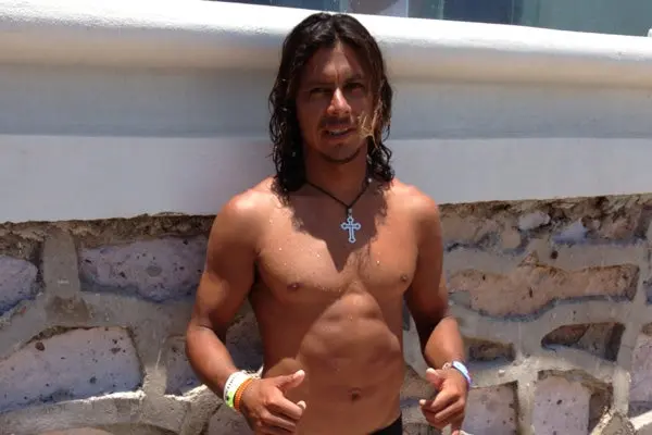 Surfista mexicano brilla en el Reef Classic Mazatlán