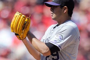 Jorge de la Rosa vuelve a ganar con Rockies