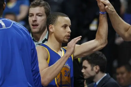 Stephen Curry celebra el triunfo | AP