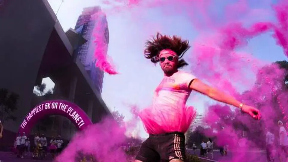 Se llevó a cabo la primer carrera 'The color run' en México