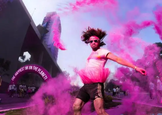 Se llevó a cabo la primer carrera 'The color run' en México