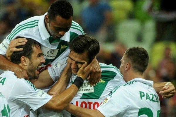 Jaroslaw Bieniuk marcó un doblete para el elenco polaco | EFE