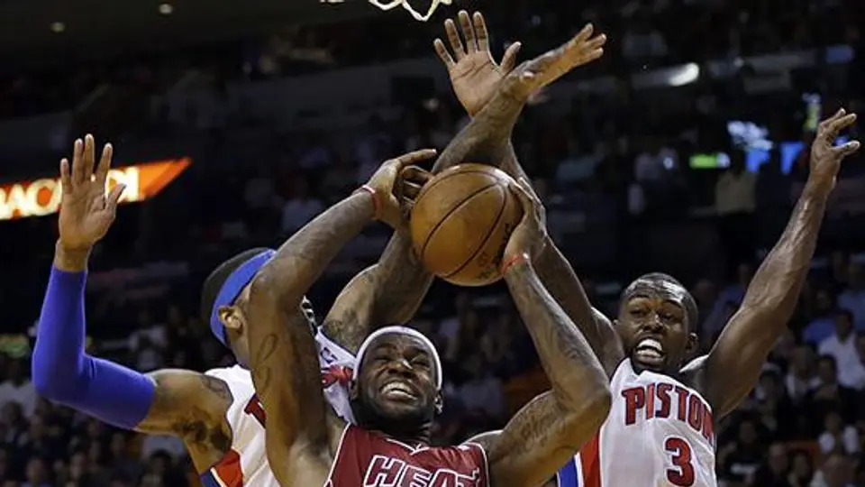 Pistons frena racha de triunfos del Heat