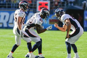 Broncos implanta récords aéreos en NFL
