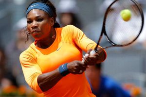 Serena Williams triunfa en su arranque en Madrid