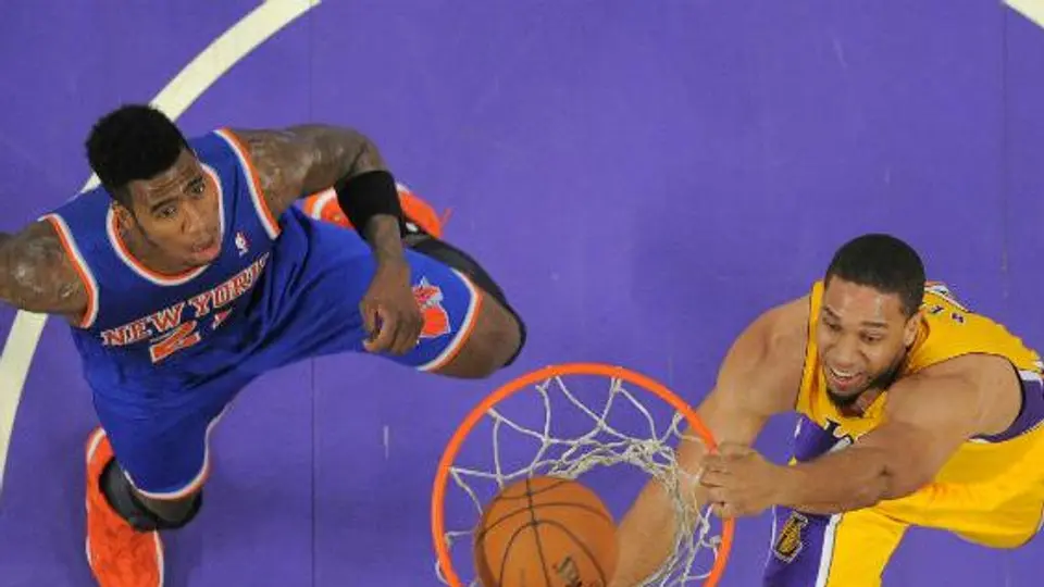 Lakers da la campanada ante los Knicks
