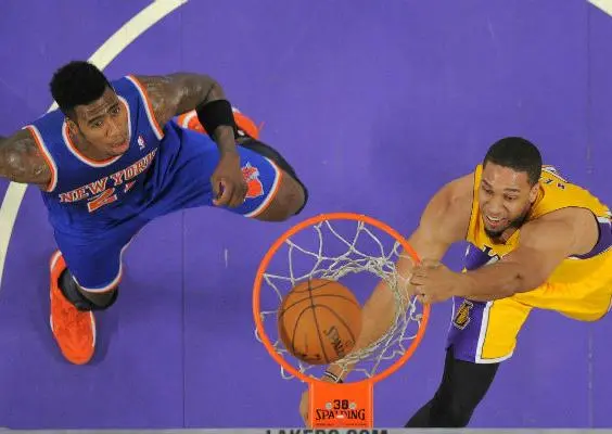 Lakers da la campanada ante los Knicks