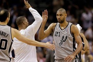 Spurs gana en tiempo extra a Grizzlies en segundo juego