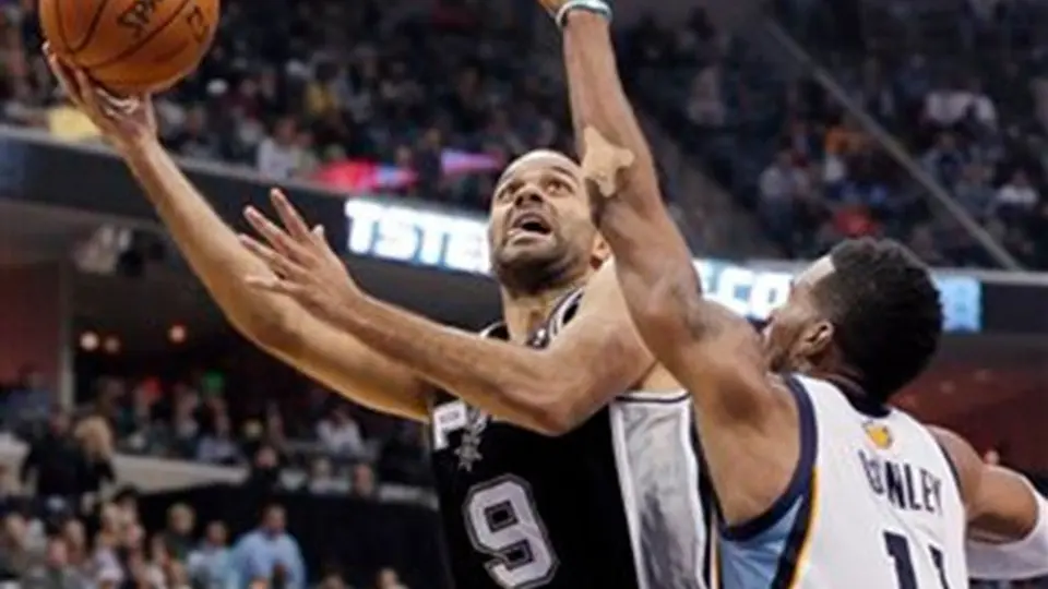 Parker destaca en victoria de Spurs sobre Memphis