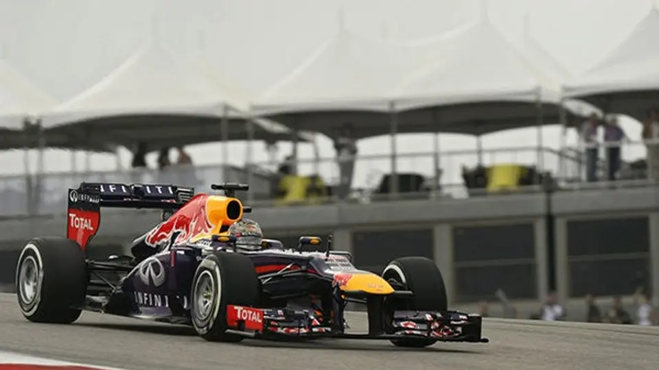 Vettel se lleva la pole en EU; Checo Pérez largará séptimo