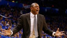 NBA multa al entrenador de los Clippers por criticar árbitros