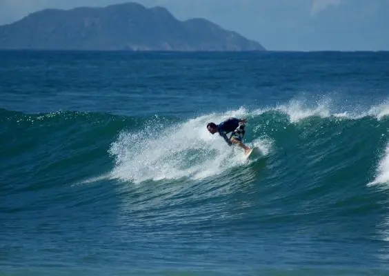 Domes de Rincón alberga nuevamente un torneo de surf