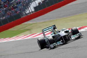 Nico Rosberg conquista el circuito de Silverstone