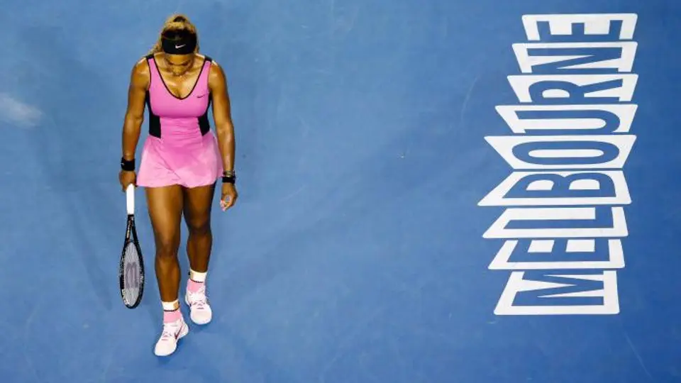 Serena Williams se retira de dos torneos por lesión