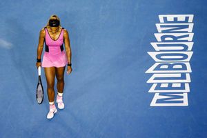 Serena Williams se retira de dos torneos por lesión