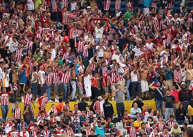 Afición de Chivas en el Estadio Jalisco | SAÚL MOLINA