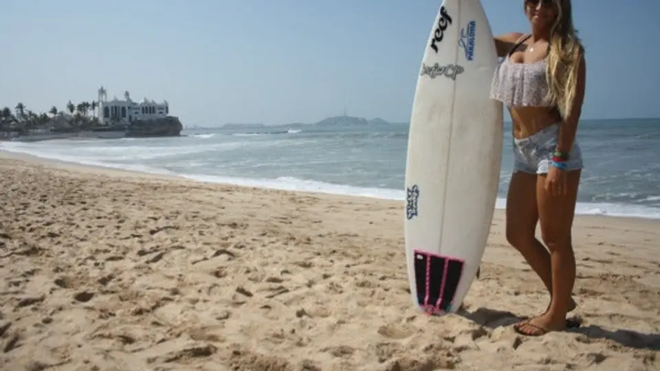 Jimena Ochoa, la surfista que le tenía pánico al mar
