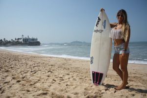 Jimena Ochoa, la surfista que le tenía pánico al mar