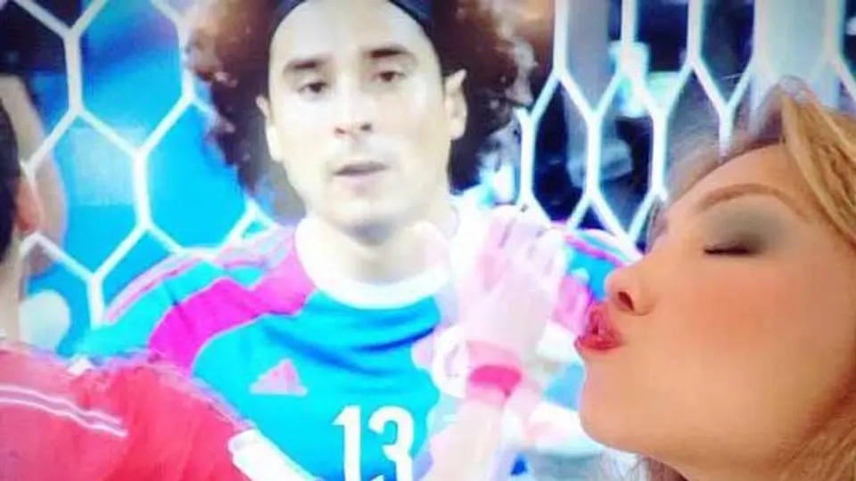 Thalía le pide a Ochoa que se case con ella