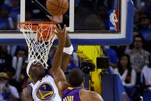 Golden State devuelve a la realidad a los Lakers