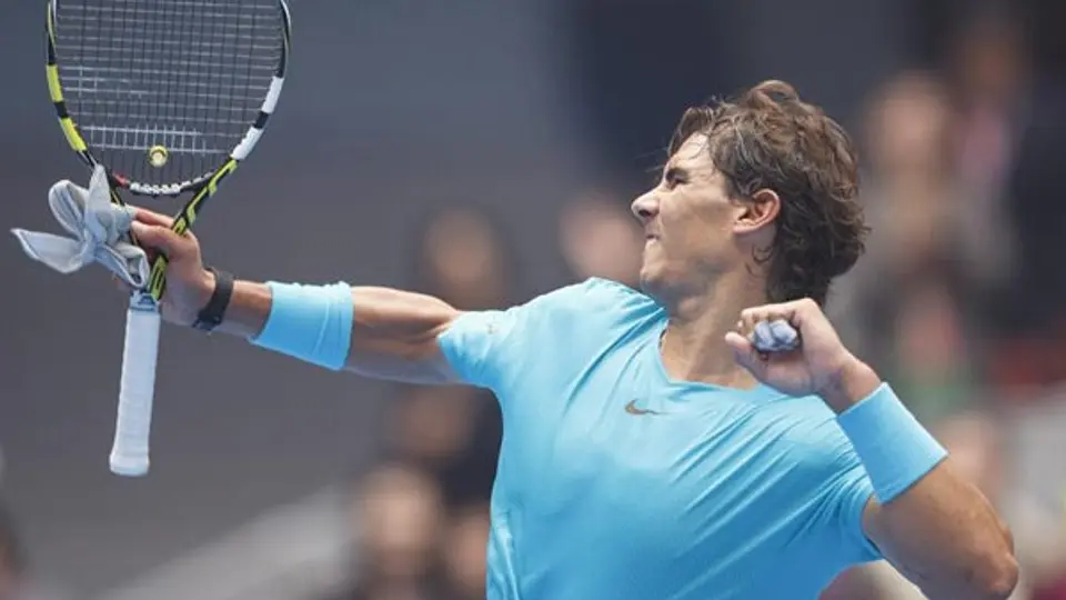 Nadal derrota a Dolgopolov en su vuelta a la cima
