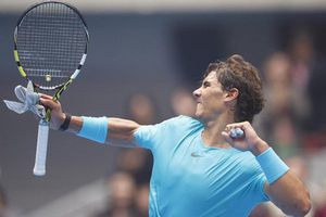 Nadal derrota a Dolgopolov en su vuelta a la cima