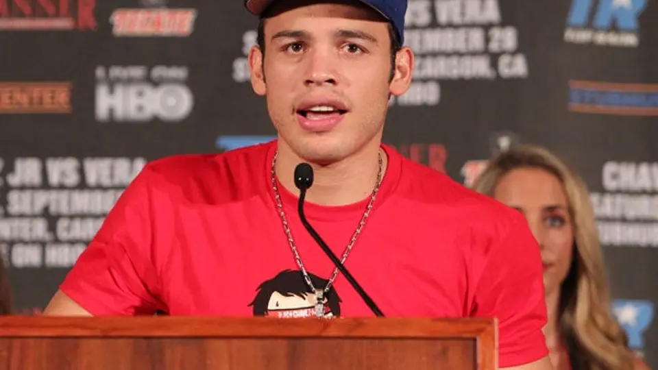 'Si Canelo quiere otra pelea grande tiene que ser conmigo': Chávez Jr.