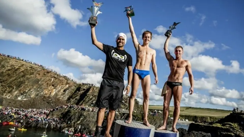 Hunt conquista sexta fecha del Red Bull Cliff Diving