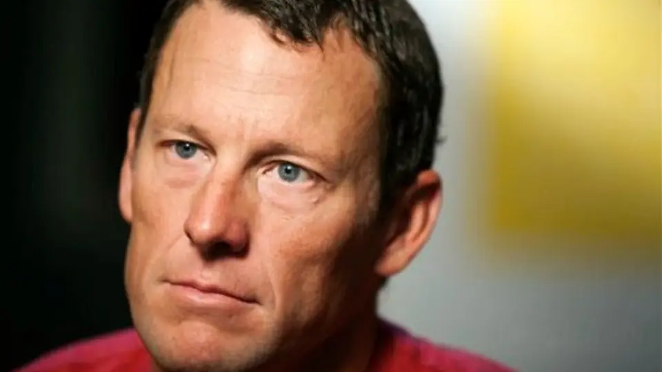 Juez ordena a Lance Armstrong responder preguntas