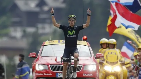 Costa repite triunfo en el Tour, Froome sigue como líder