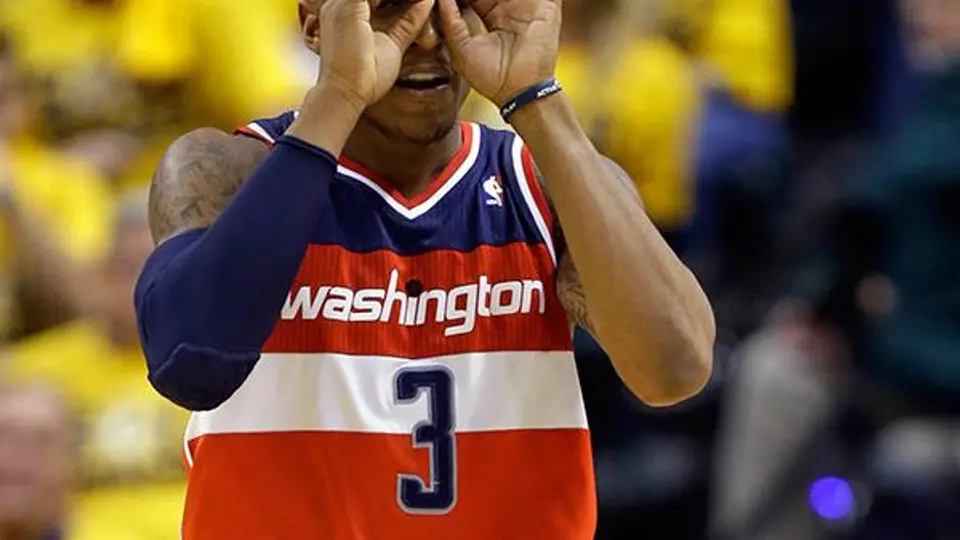 Wizards se lleva el primero contra Pacers