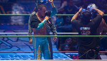 La Sombra gana la máscara del Volador Jr.