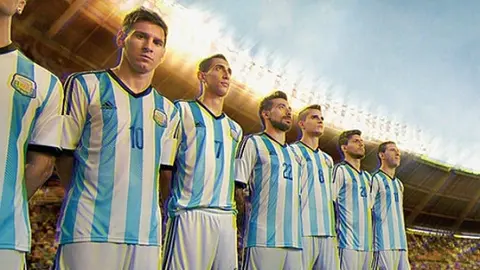 Argentina presenta su uniforme para Brasil 2014