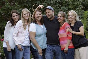 ¡Tiene 5 esposas y 24 hijos!