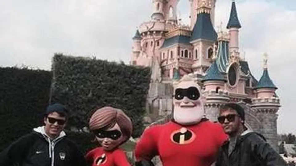 Neymar y Thiago Silva disfrutan de Eurodisney