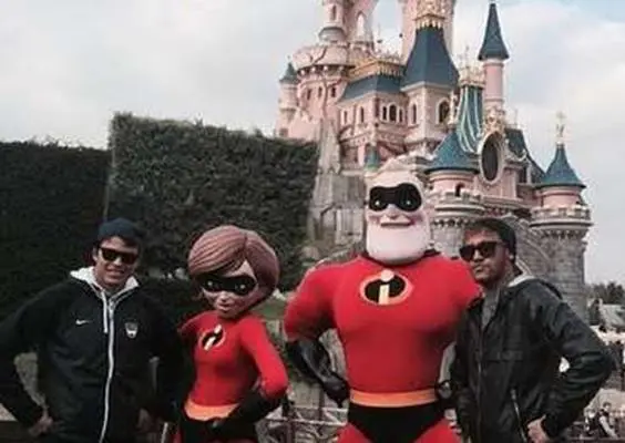 Neymar y Thiago Silva disfrutan de Eurodisney