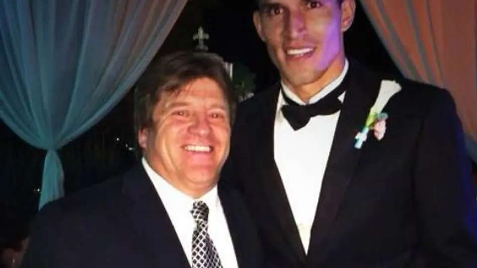 Miguel Herrera asiste a la boda del Maza