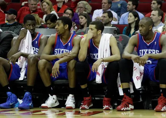 76ers iguala la peor racha en la  NBA