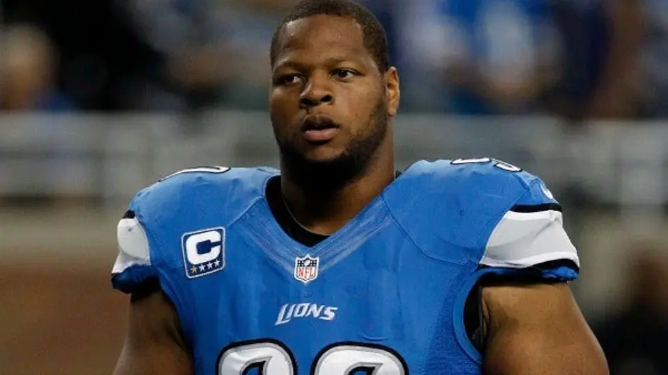 Ndamukong Suh, multado con 100 mil dls