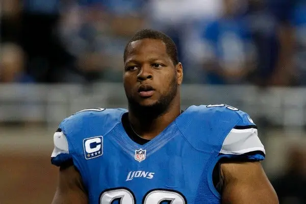 Ndamukong Suh, multado con 100 mil dls