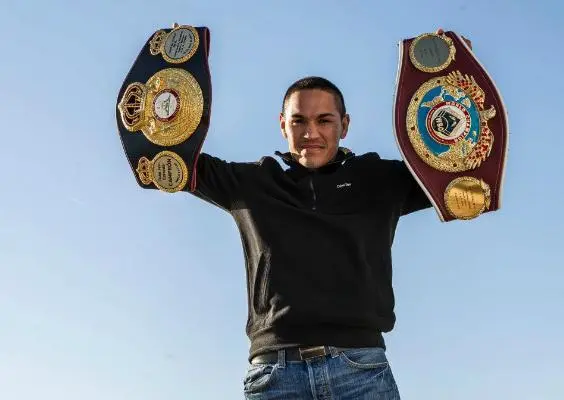 Gallo Estrada, el mejor púgil mexicano del 2013