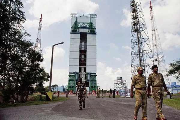 India lanza satélite con destino a Marte