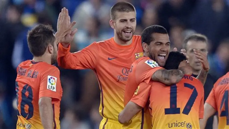 Barcelona derrota al Espanyol y se acerca a 100 puntos