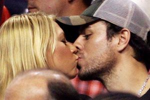 Polémica por supuesta boda de Anna Kournikova y Enrique Iglesias