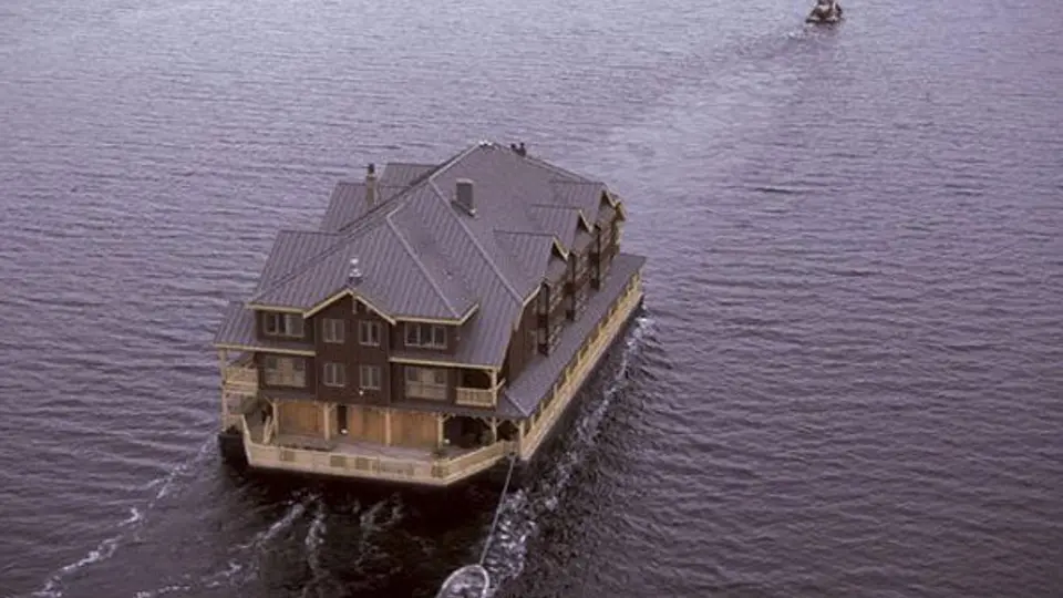 Kin Pacific Lodge, el hotel 'flotante'