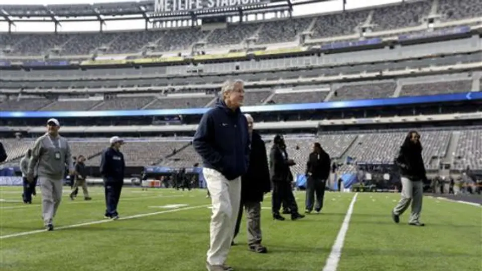 Halcones Marinos y Broncos reconocen el MetLife Stadium