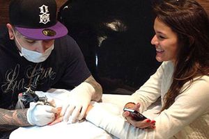 Bruna Marquezine, novia de Neymar, estrena tatuajes
