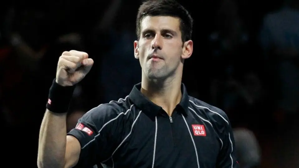 Djokovic se lleva la victoria ante Federer en la Copa Masters