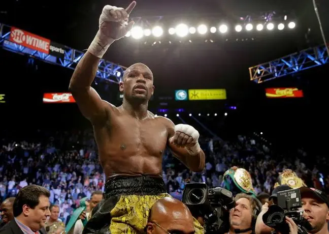 Mayweather confirma a Maidana como su próximo rival